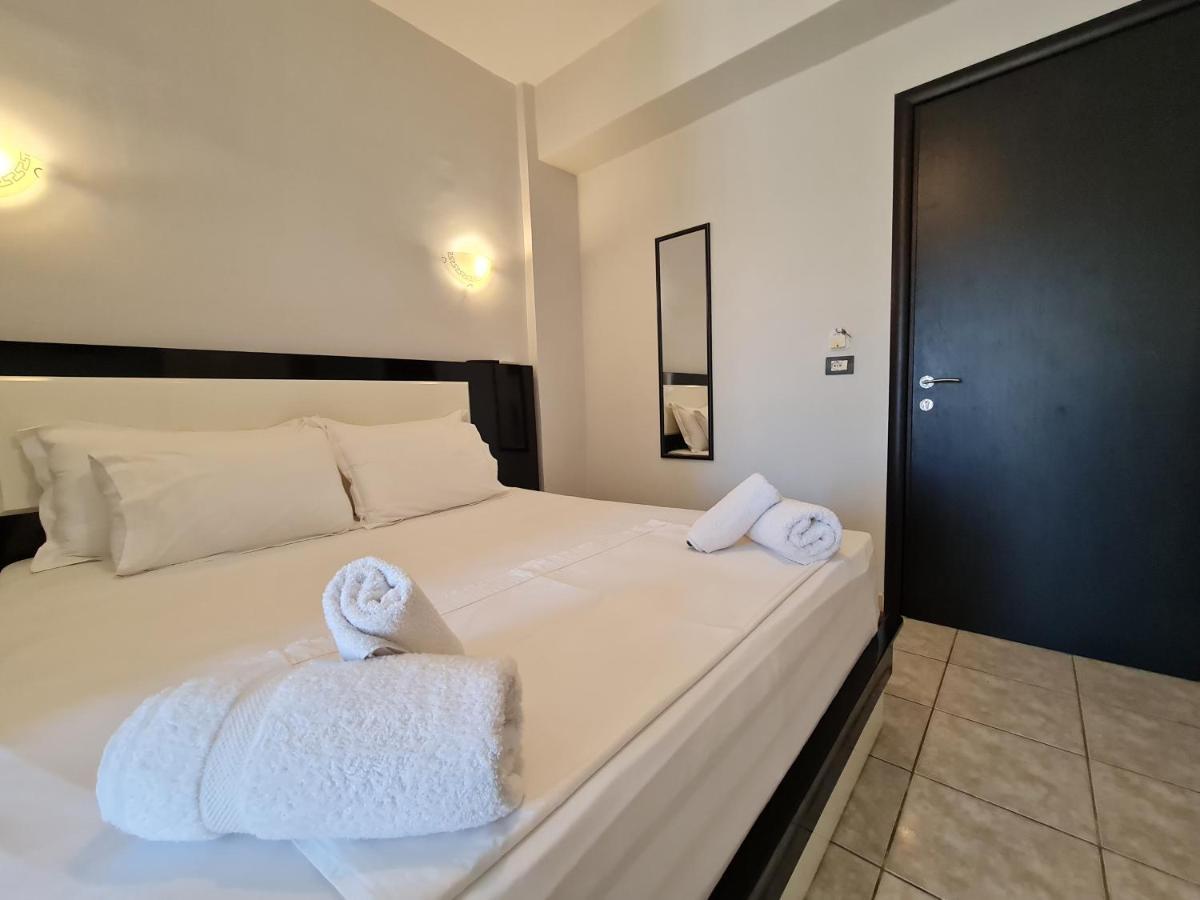 Hotel Ardiani คซามิล ภายนอก รูปภาพ