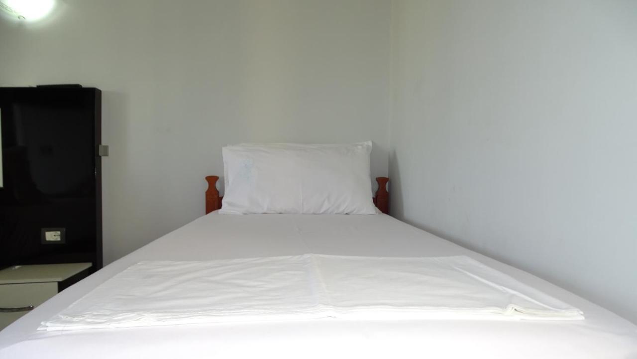 Hotel Ardiani คซามิล ภายนอก รูปภาพ
