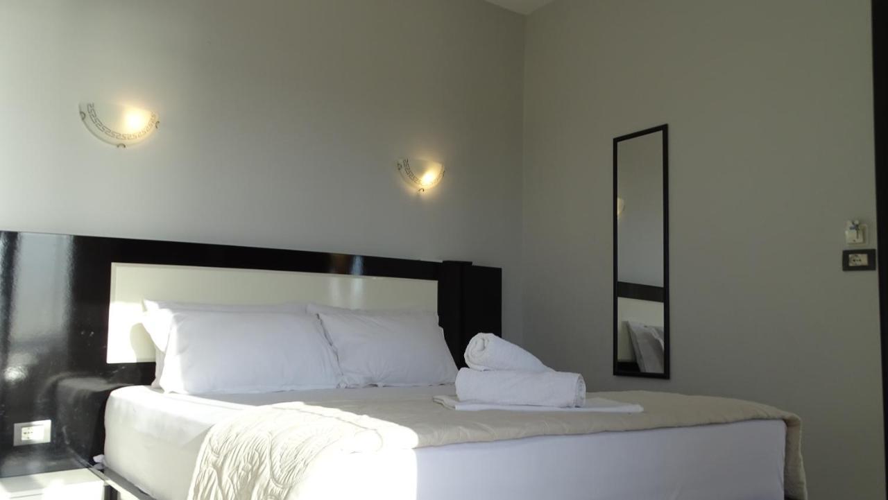 Hotel Ardiani คซามิล ภายนอก รูปภาพ