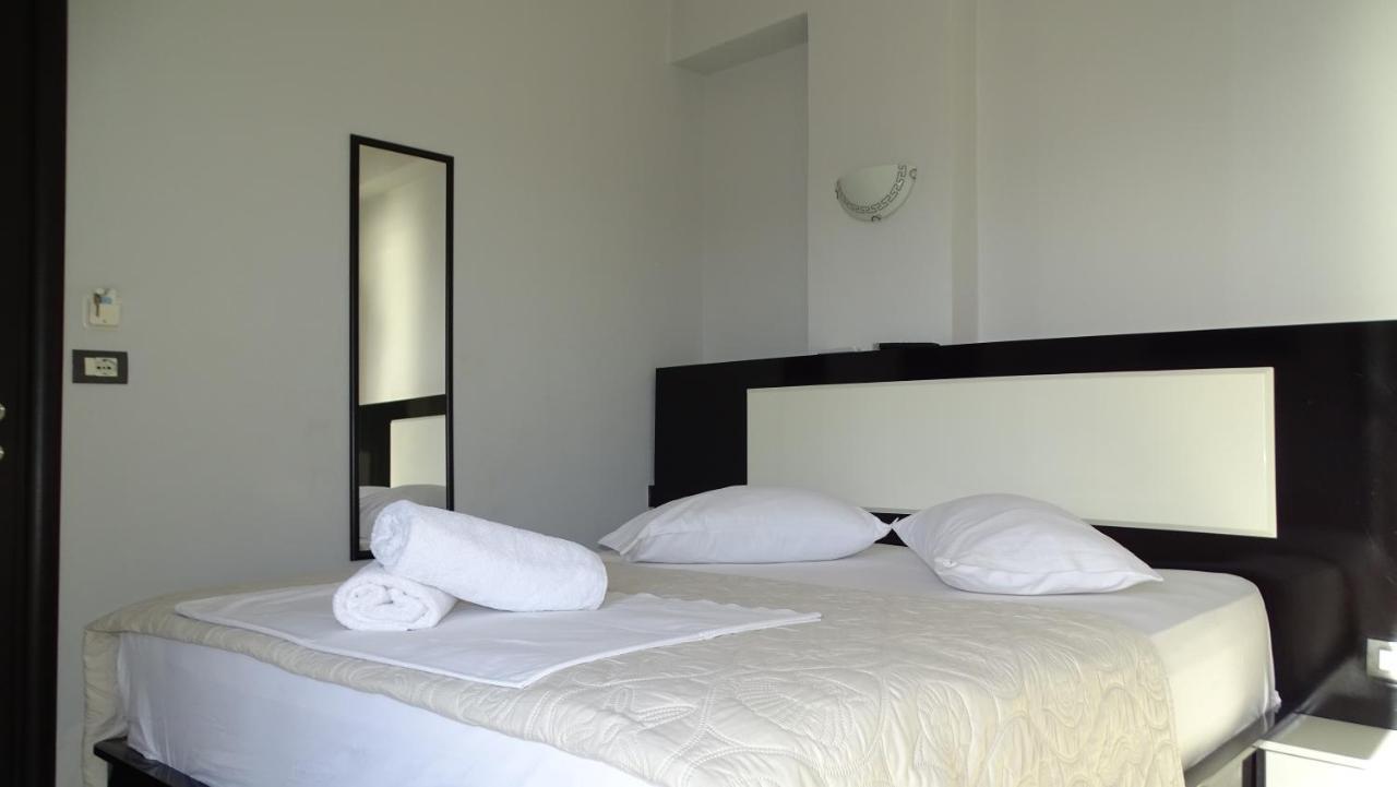 Hotel Ardiani คซามิล ภายนอก รูปภาพ